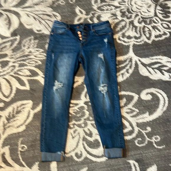 Another love distressed cropped jeans. Stretchy excellent condition. - Picture 1 of 6